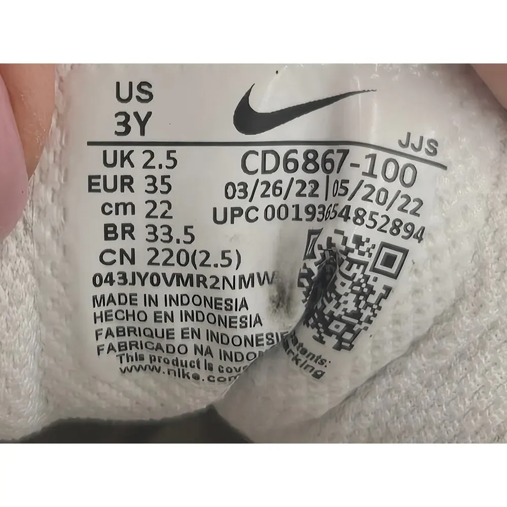 Nike Air Max 90 Youth 3Y White Running Shoes Classic Air Cushion
